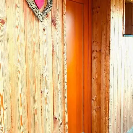 Cerveny Stylovy 3 Km Od Male Skaly Lejlighed Koberovy