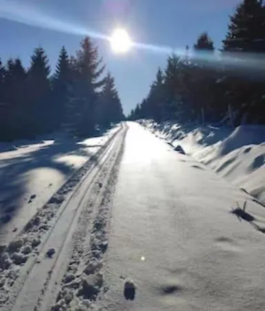 Cerveny Stylovy 3 Km Od Male Skaly *