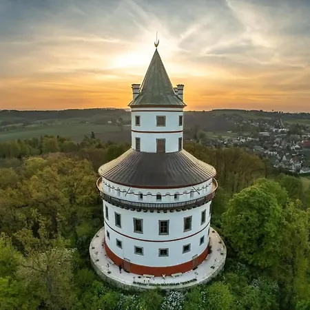 Cerveny Stylovy 3 Km Od Male Skaly Lejlighed Koberovy