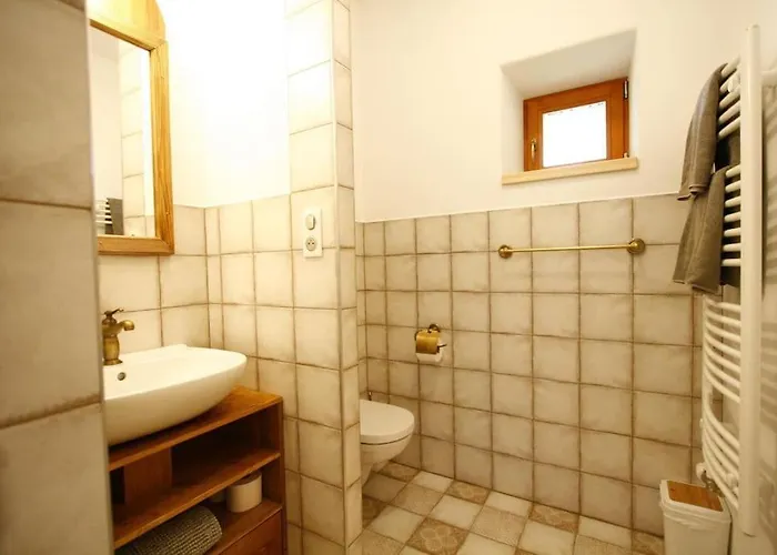 Cerveny Stylovy 3 Km Od Male Skaly * Koberovy