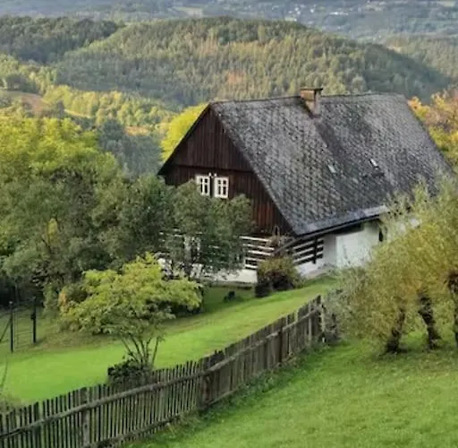 Cerveny Stylovy 3 Km Od Male Skaly Daire
