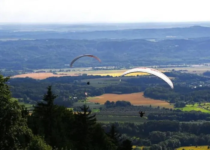 Cerveny Stylovy 3 Km Od Male Skaly Koberovy