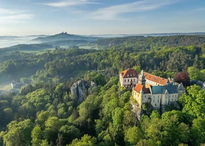 Cerveny Stylovy 3 Km Od Male Skaly