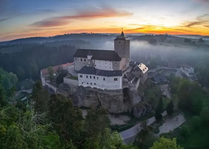 Cerveny Stylovy 3 Km Od Male Skaly * Koberovy
